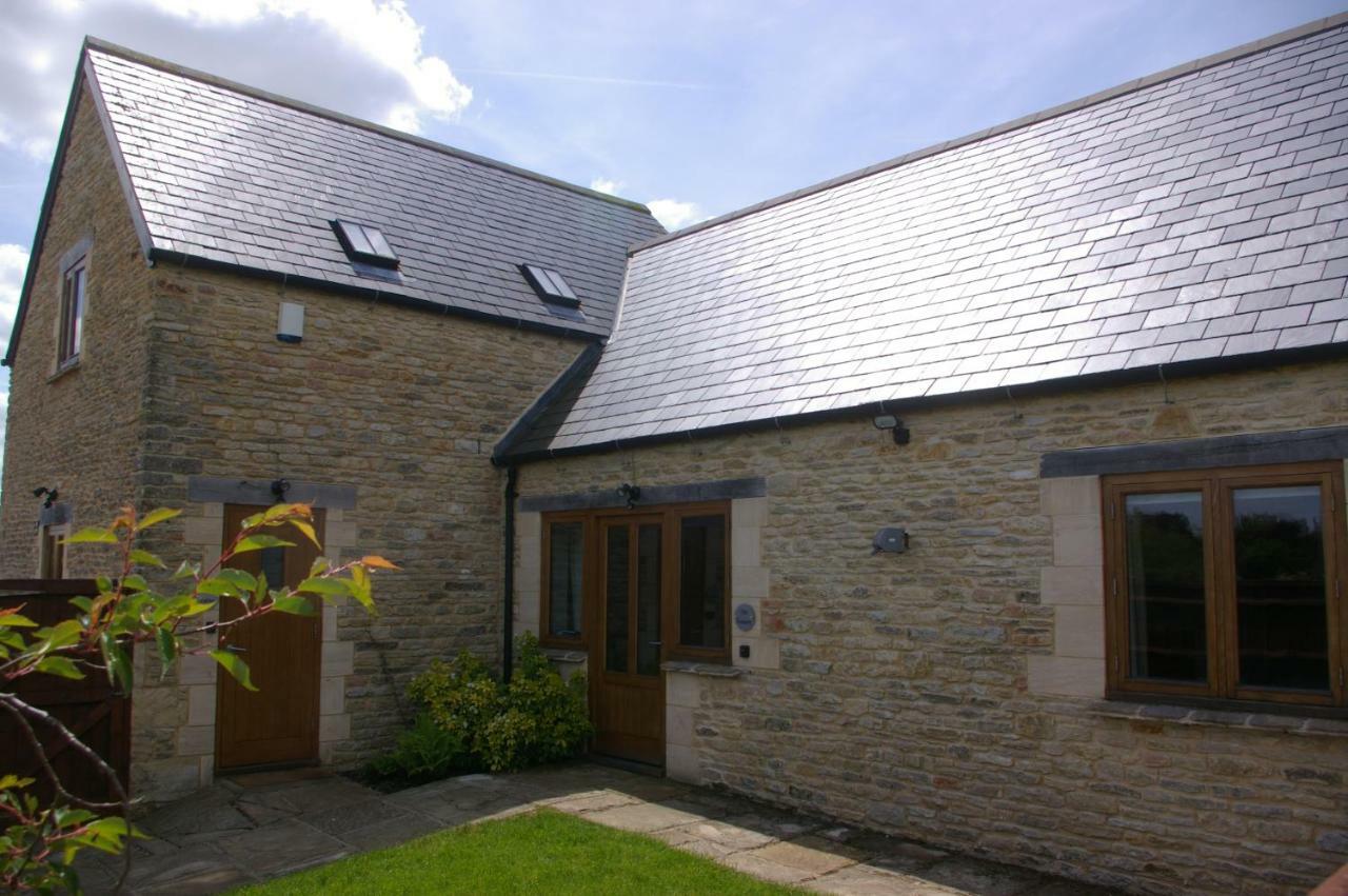 Ty Nant Cottages And Suites Carterton Exterior photo