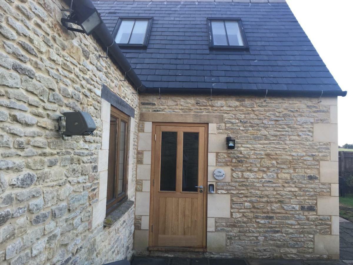 Ty Nant Cottages And Suites Carterton Exterior photo